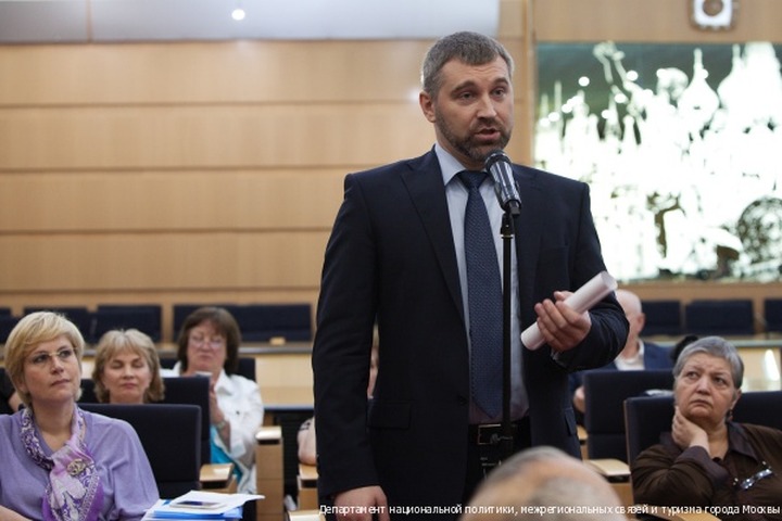 Глава Федерации мигрантов России: Уроженца Таджикистана никто не избивал (видео)