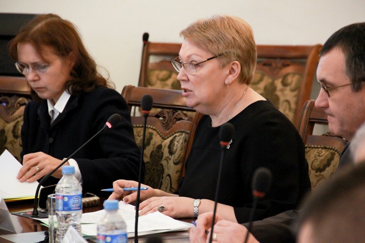 Министр просвещения: Нужны полторы тысячи учебников по родным языкам