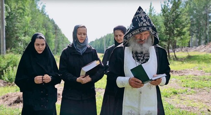 Отрицавшего коронавирус схимонаха Сергия отлучили от церкви
