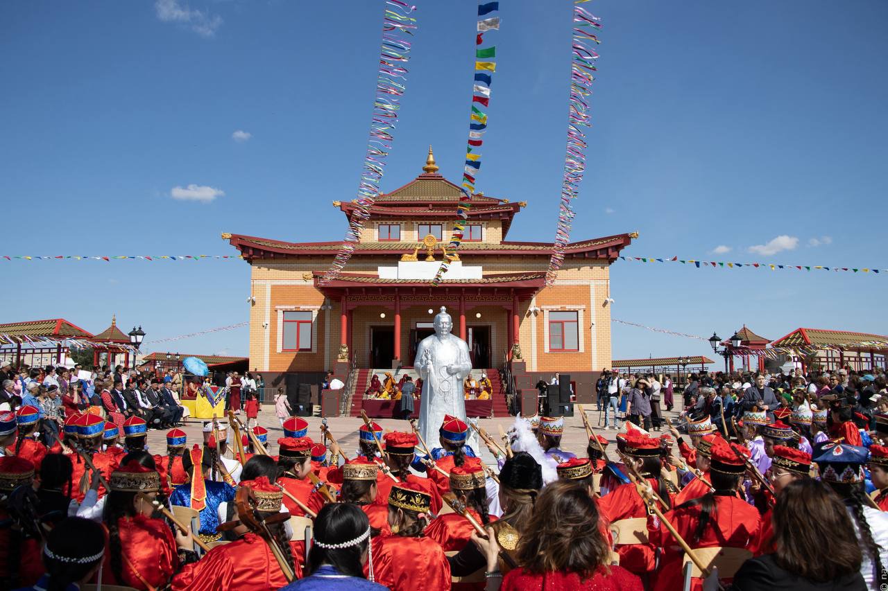 В Калмыкии открыли новый хурул в преддверии буддийского форума