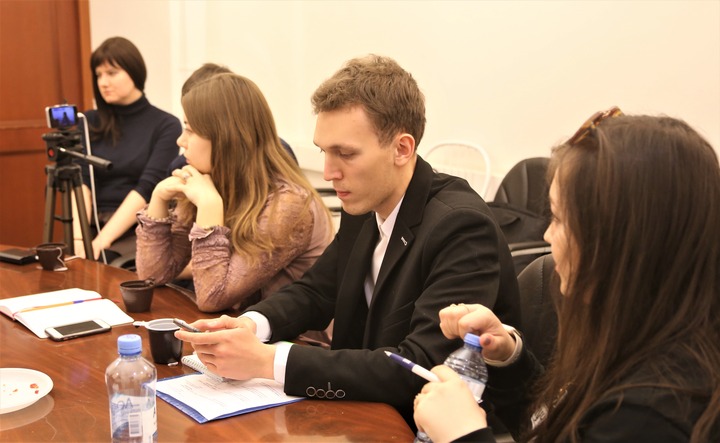 Молодые блогеры потренировались не разжигать рознь