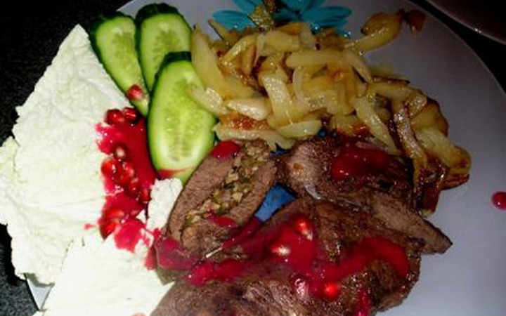 Кармашки из конины в гранатовом соусе