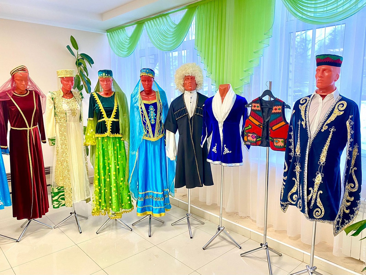 Костюмы народов России представят на выставке в Чувашии
