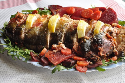 Пост и рыбий хвост