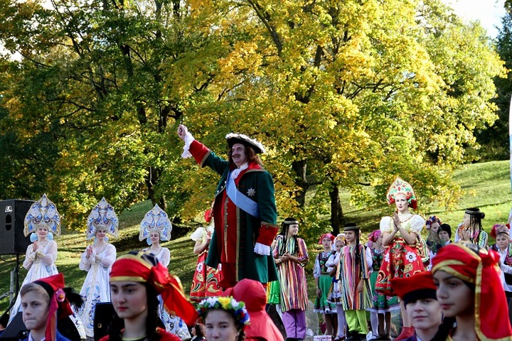 В Санкт-Петербурге ко Дню города проведут Бал национальностей