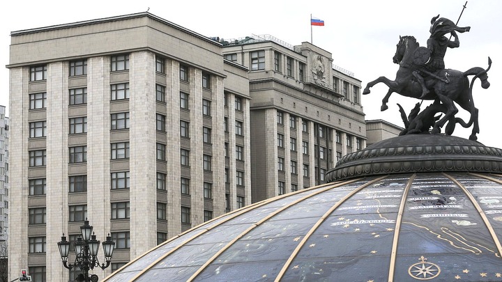 Госдума разрешила сохранять статус беженца при получении вида на жительство