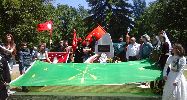 В КБР шествие в честь 151-летия окончания Кавказской войны возглавили 70 всадников