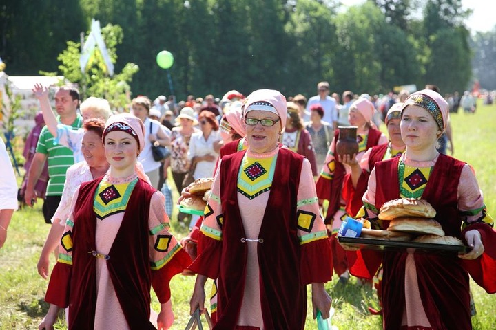 Удмуртский "Воршуд" посвятили семейным обрядам финно-угорских народов