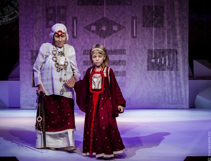 Этнические костюмы на KAMWAmoda в Перми - Национальный акцент