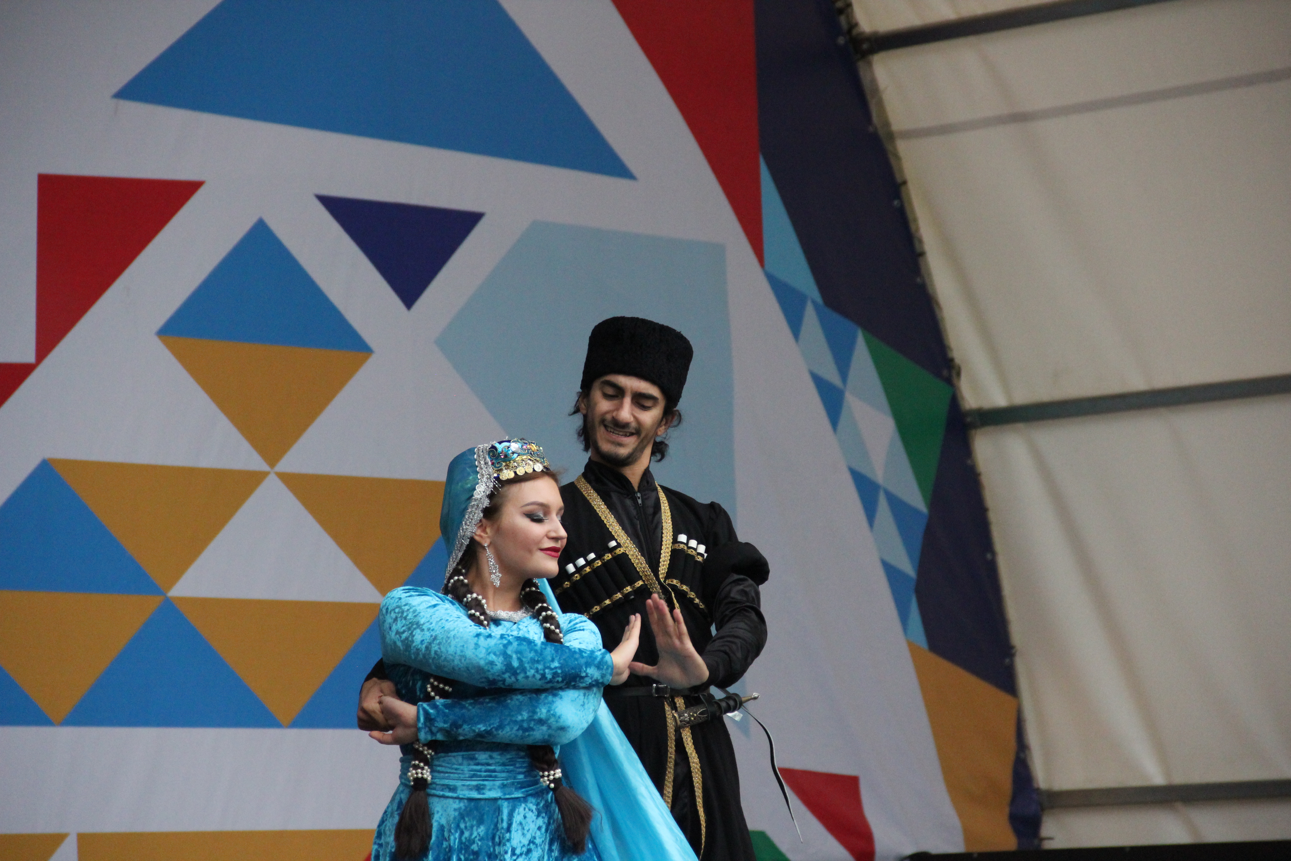 Праздник у азербайджанцев сегодня. Азербайджанские национальные праздники. Азербайджан фестиваль. Азербайджанка праздники. Азербайджан праздники дети.
