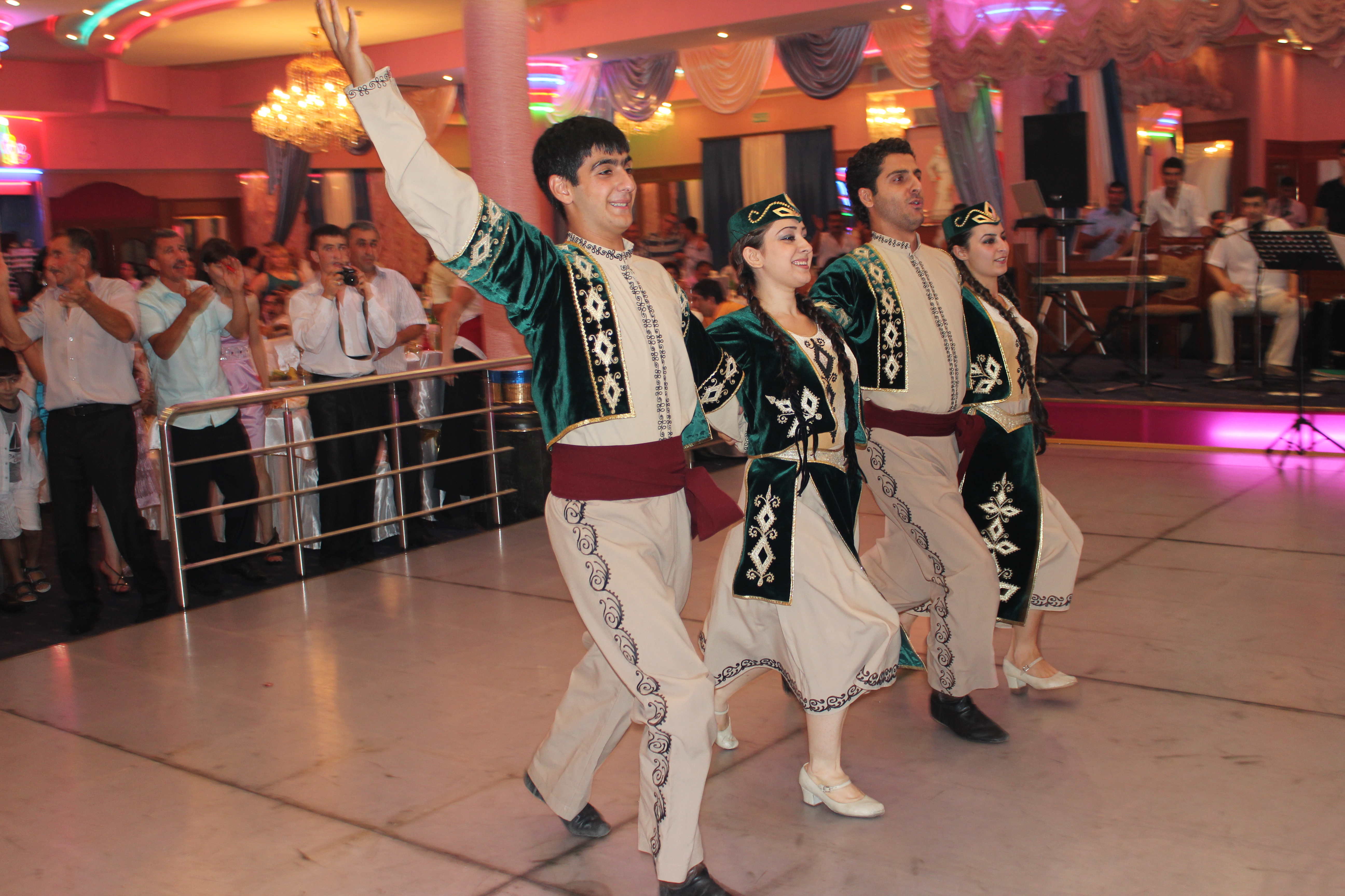Национальные костюмы армян